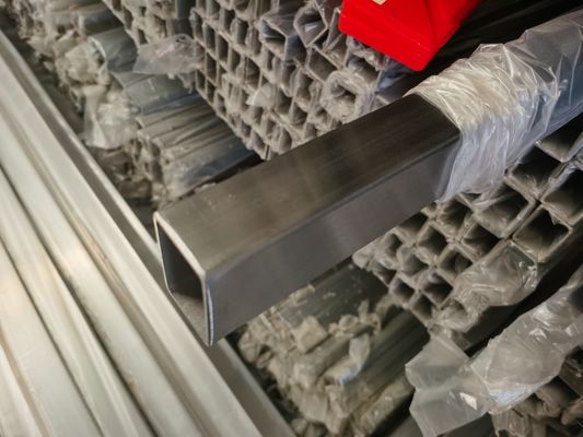 180#ステンレス鋼の正方形の管は装飾的な6mm JIS G3463を磨いた