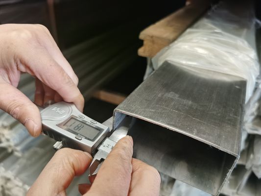 ASTM A479はステンレス鋼の正方形の管に磨いた明るい0.6mmをブラシをかけた