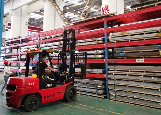 SS201 SUS302 303 8mmのステンレス鋼建物のための明白なシートの版8kミラーの終わり