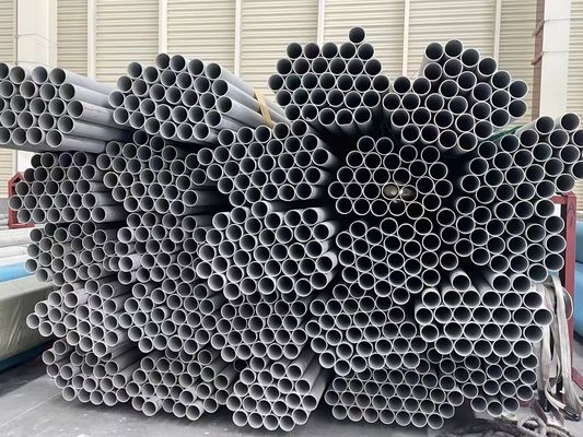 42CrMo4合金の継ぎ目が無い鋼鉄管200mmの4140つや出しの管